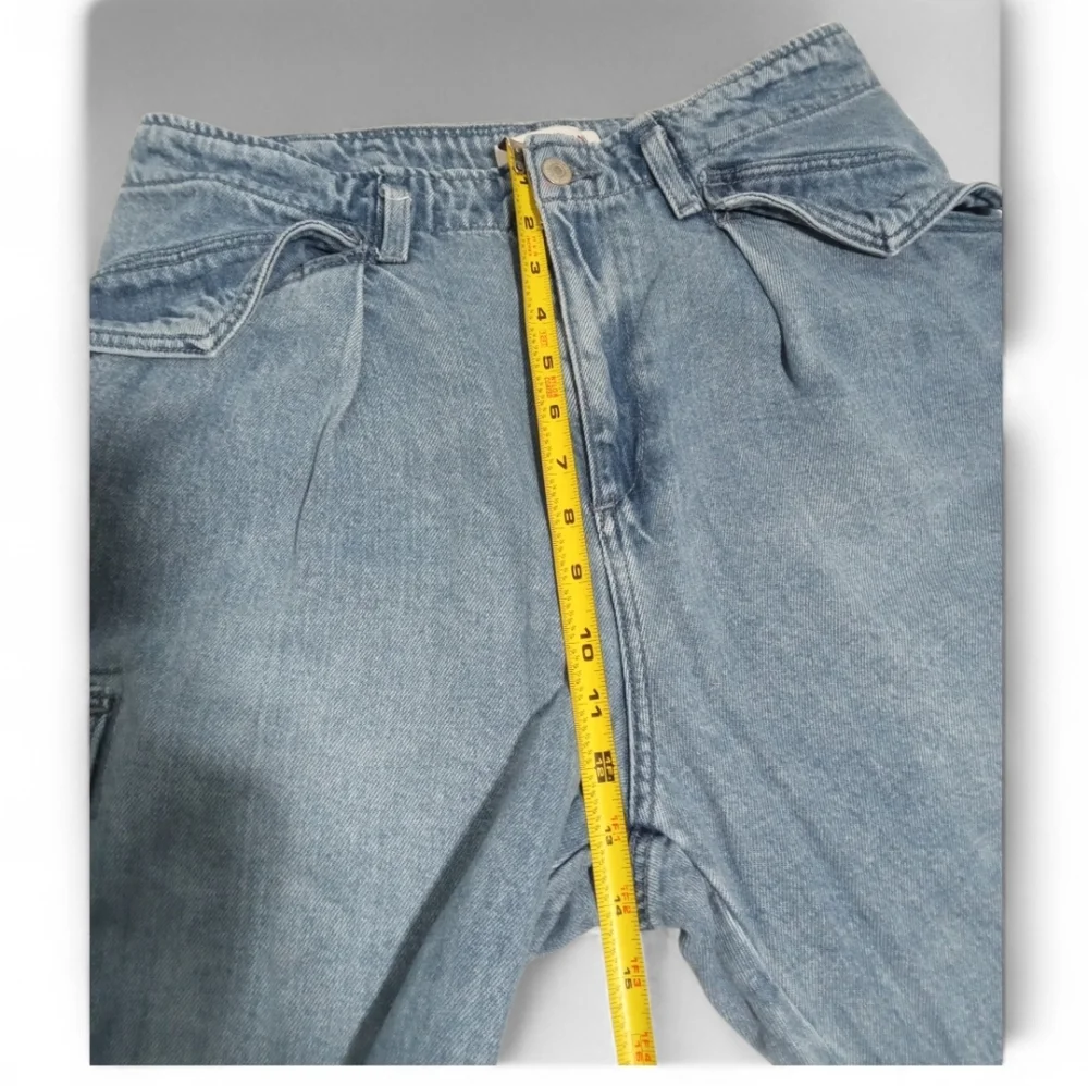 Lucky Brand Liquid Denim Luxe Cargo Jeans Relaxed Light Wash Sz 12/31